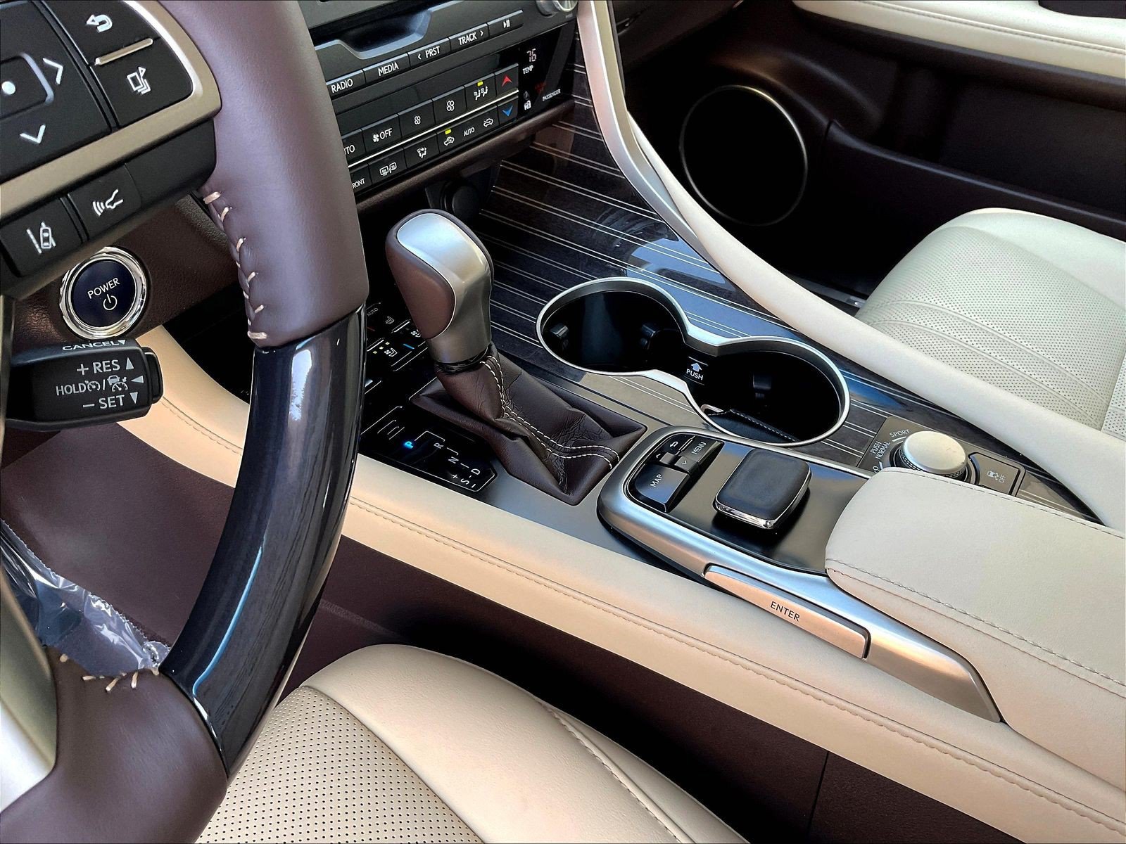 Used 2017 Lexus RX 450h AWD w/ Luxury Package image 18