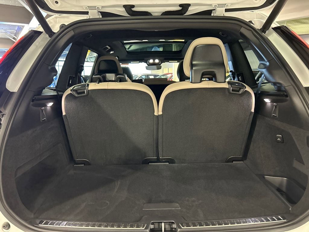 Used 2026 Volvo XC90 B6 Core w/ Protection Package image 28