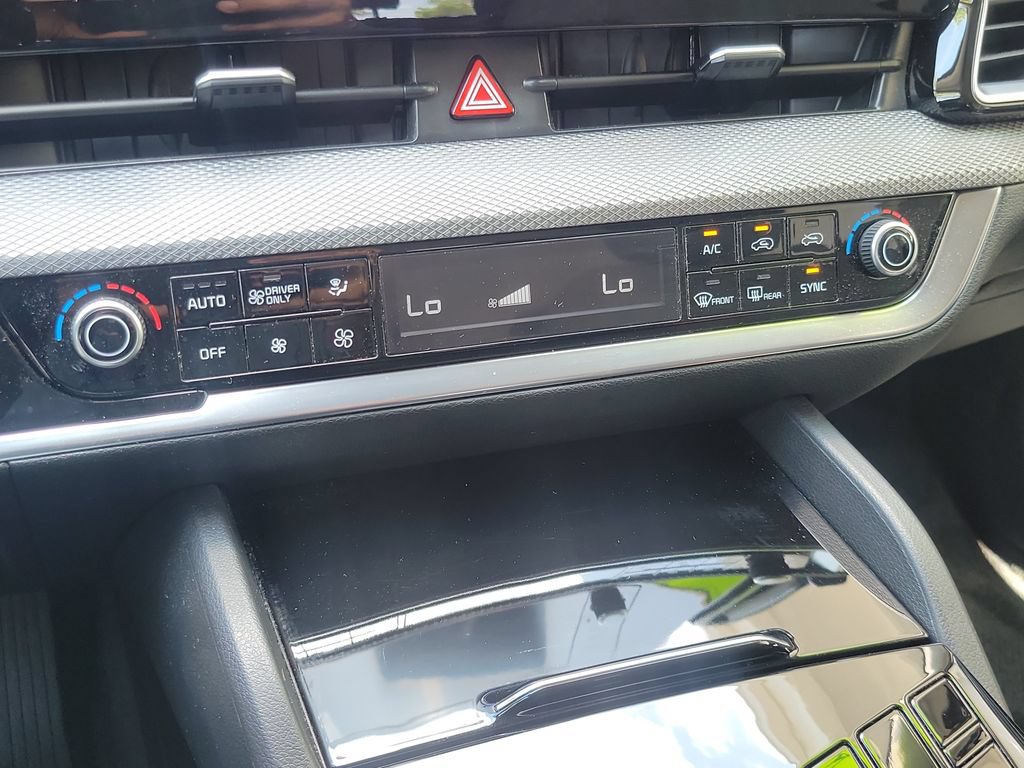 Certified 2024 Kia Sportage LX FWD image 25