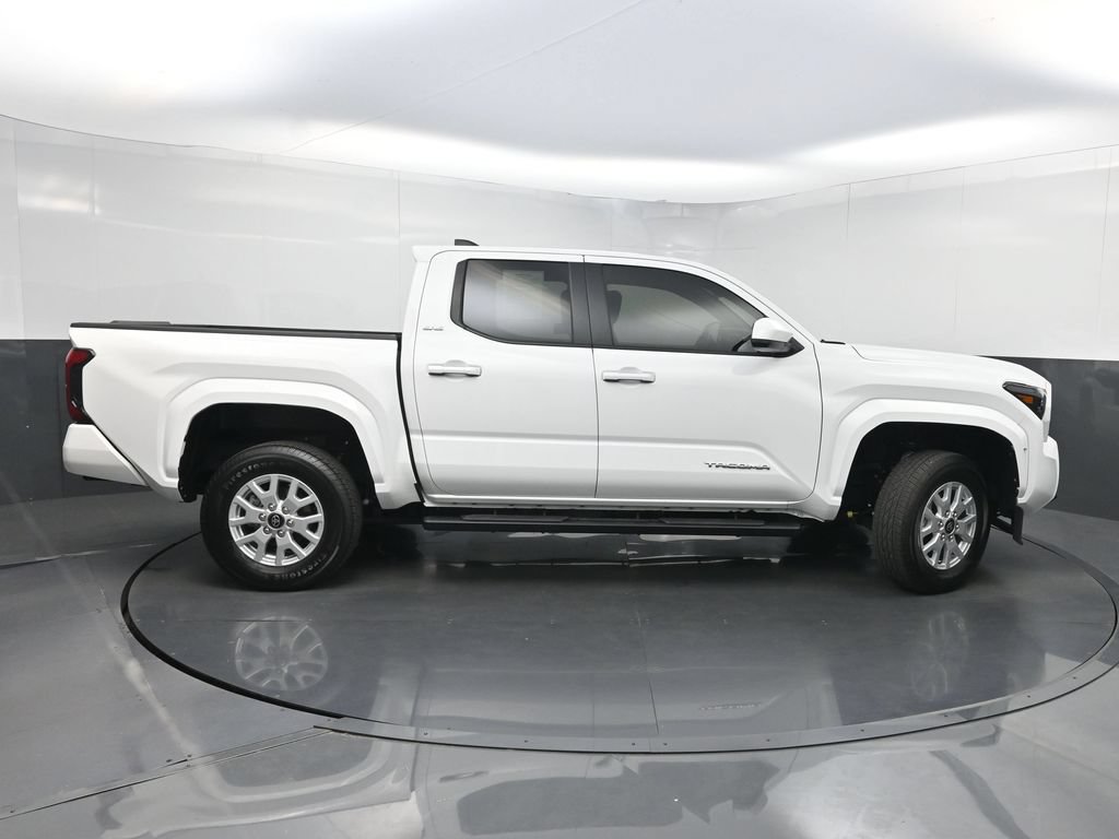 Used 2024 Toyota Tacoma SR5 AWD/4WD image 41