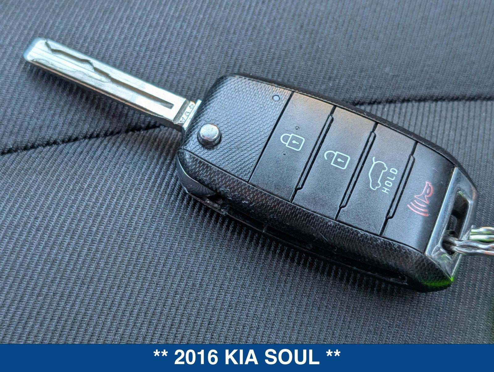 Used 2016 Kia Soul + image 29