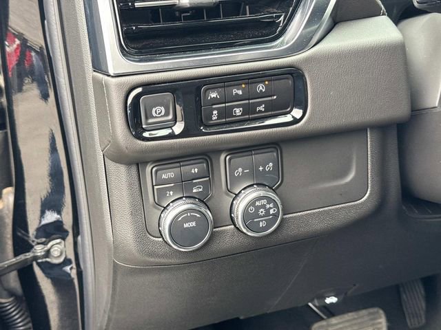 Certified 2025 GMC Yukon Denali image 32