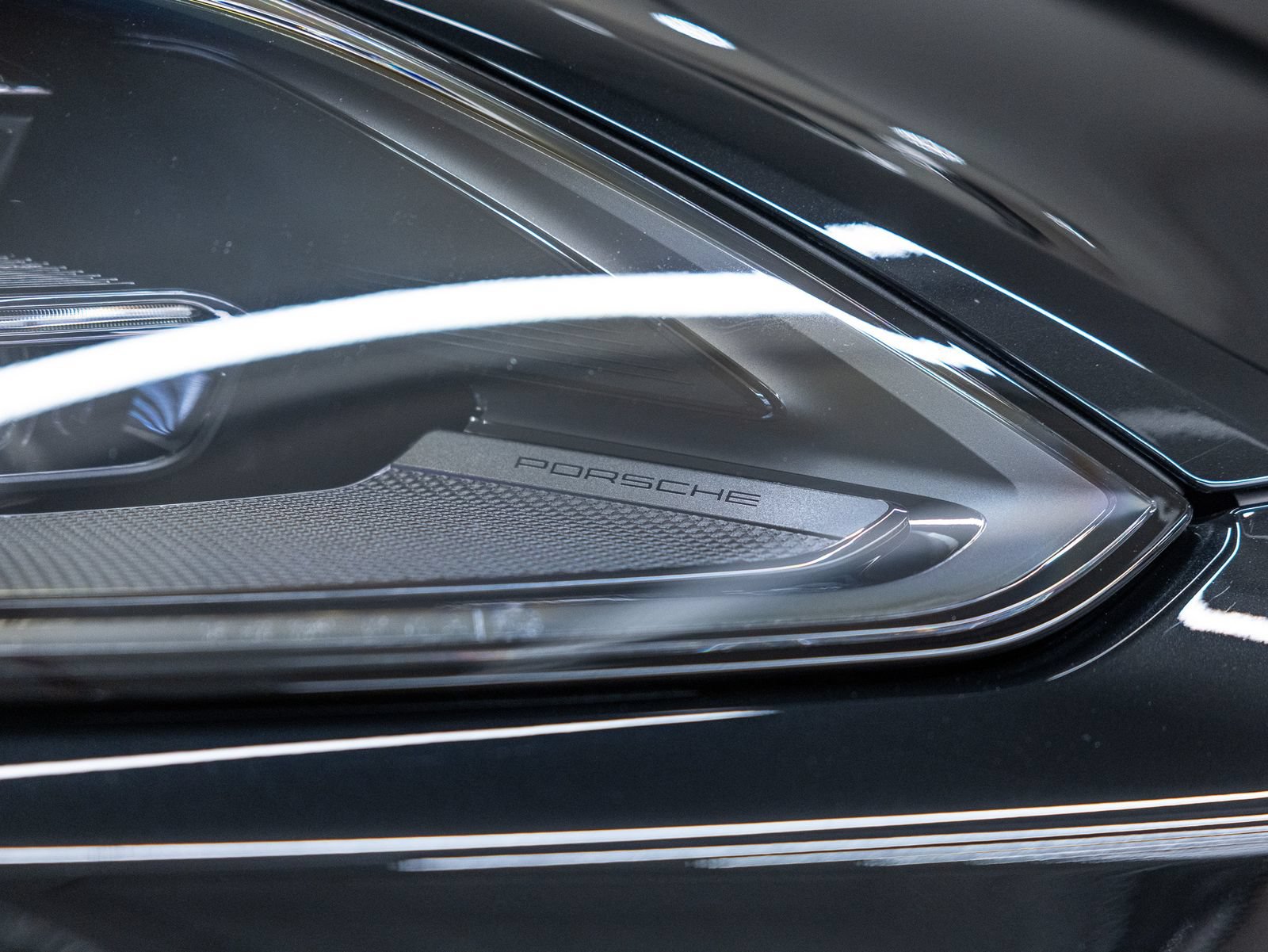 Certified 2026 Porsche Cayenne E-Hybrid AWD/4WD image 15