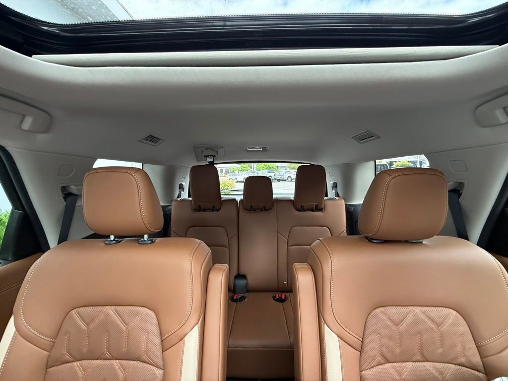 New 2026 Nissan Pathfinder Platinum w/ Lighting Package AWD/4WD image 16