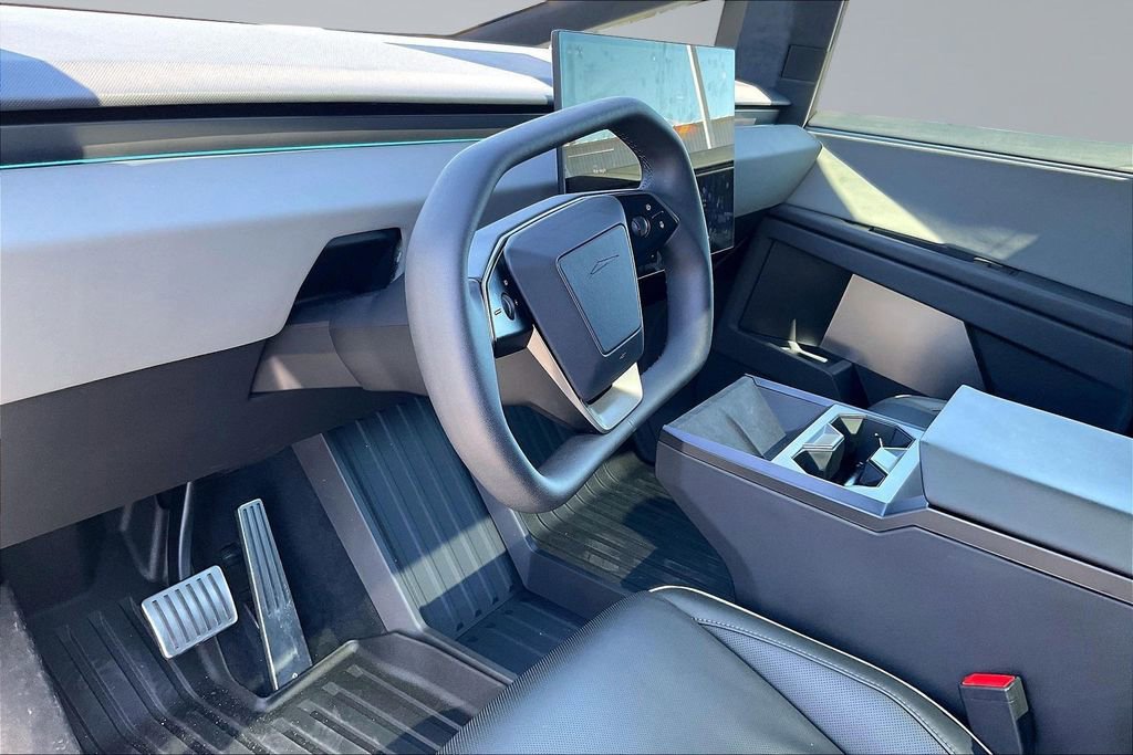 Used 2025 Tesla Cybertruck AWD Crew Cab image 13