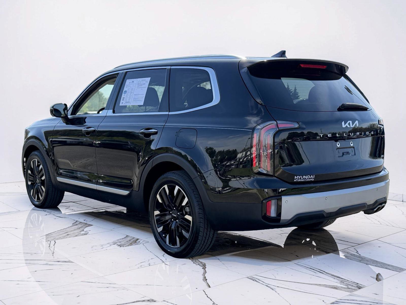 Used 2023 Kia Telluride SX AWD/4WD image 3