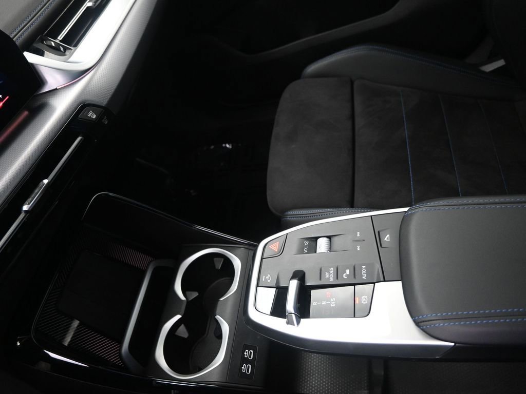 Used 2025 BMW X1 M35i w/ Premium Package image 17