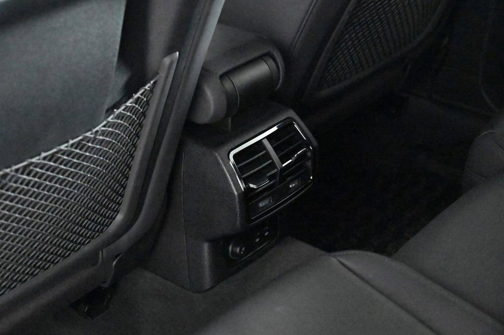 Used 2023 Audi Q3 2.0T Premium Plus w/ Premium Plus Package image 18