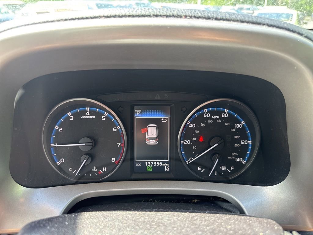 Used 2017 Toyota RAV4 XLE w/ Premium Special Value Package FWD image 3