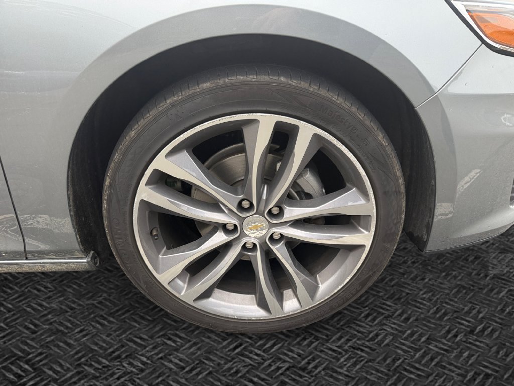 Used 2025 Chevrolet Malibu LT FWD image 11