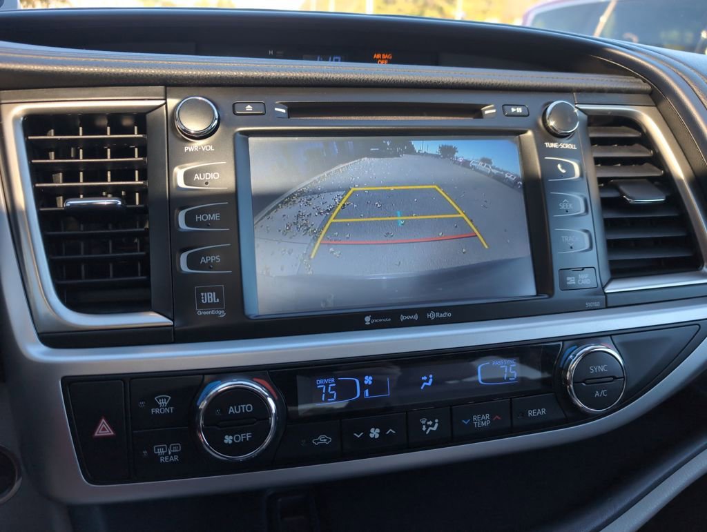Used 2016 Toyota Highlander Limited image 24
