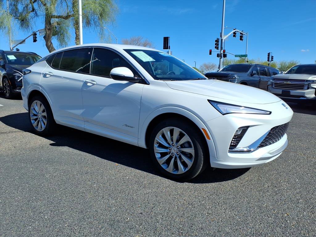 Certified 2025 Buick Envista Avenir image 3