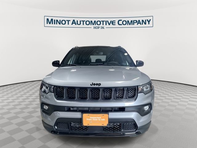 Used 2023 Jeep Compass Latitude AWD/4WD image 3