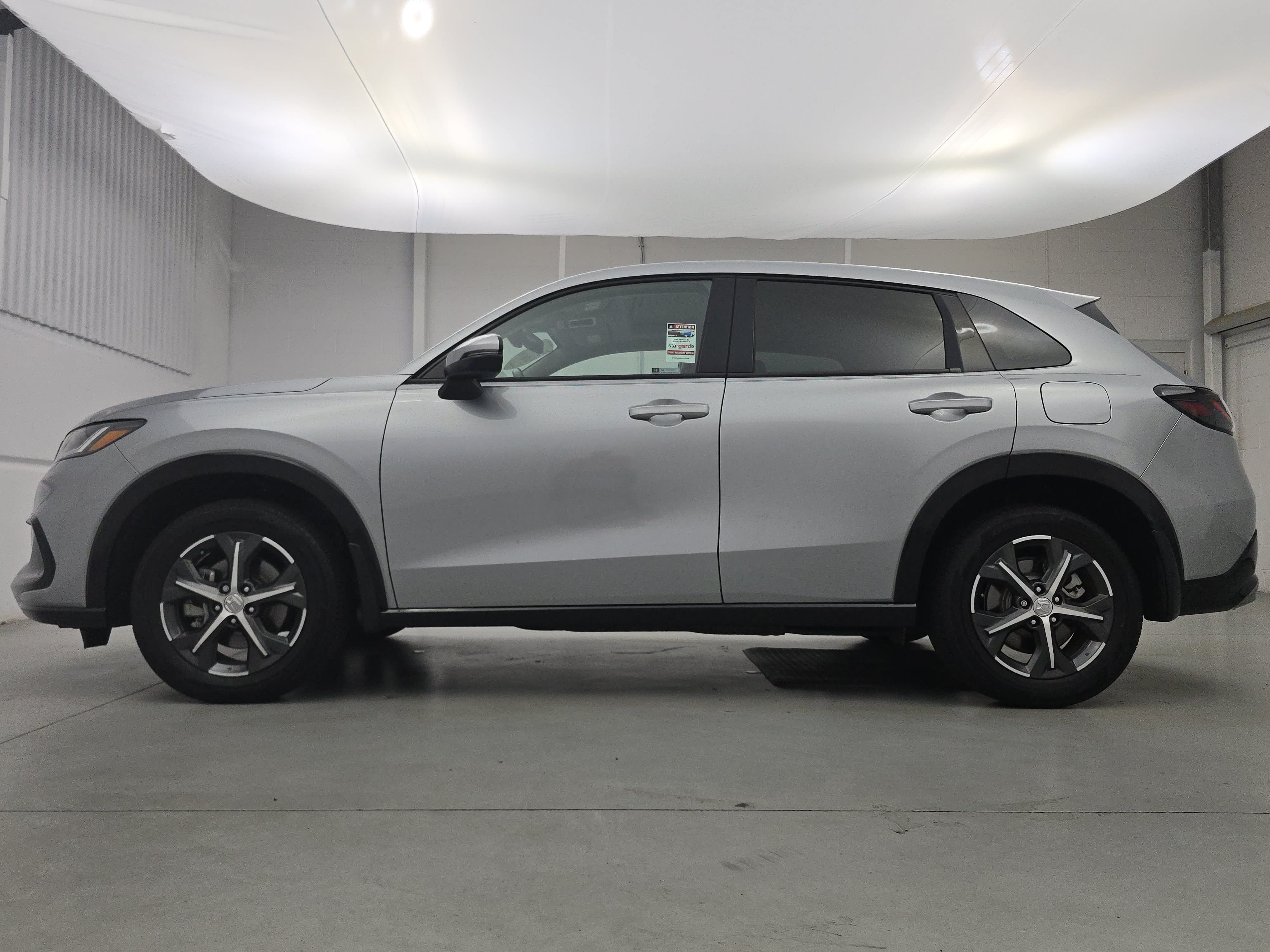 Used 2024 Honda HR-V EX-L image 2