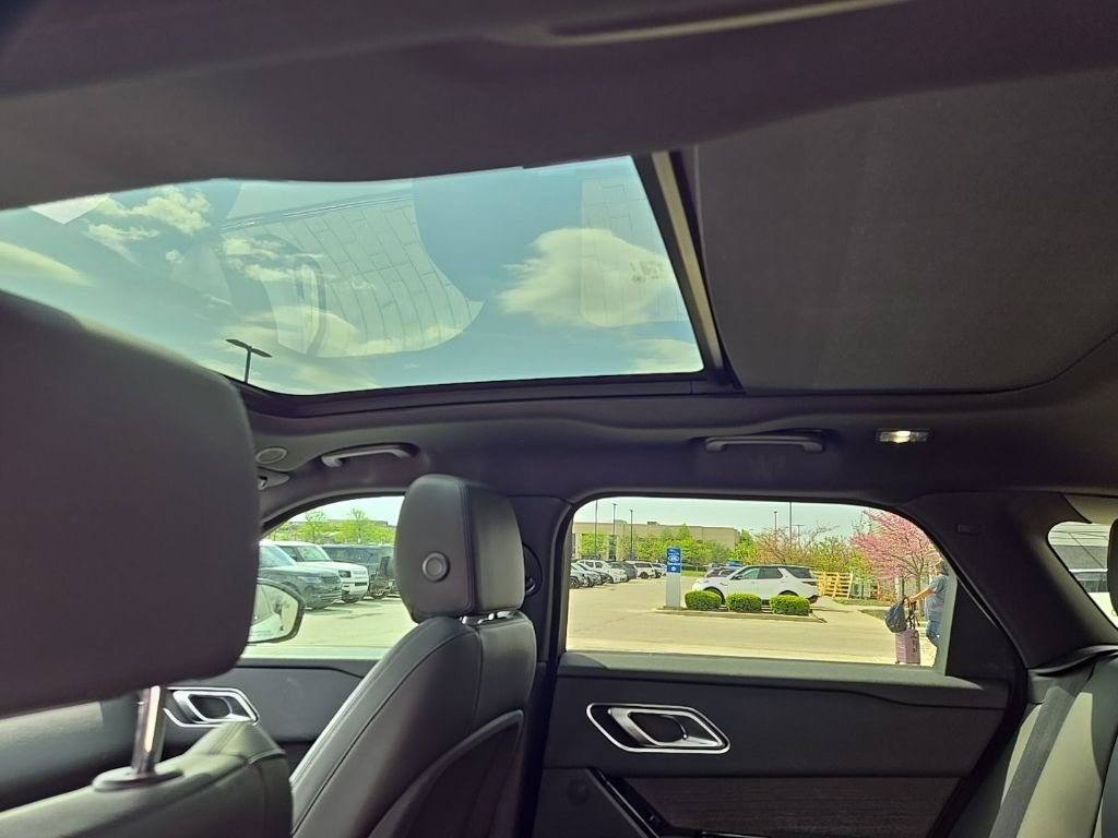 Used 2024 Land Rover Range Rover Velar Dynamic SE image 15