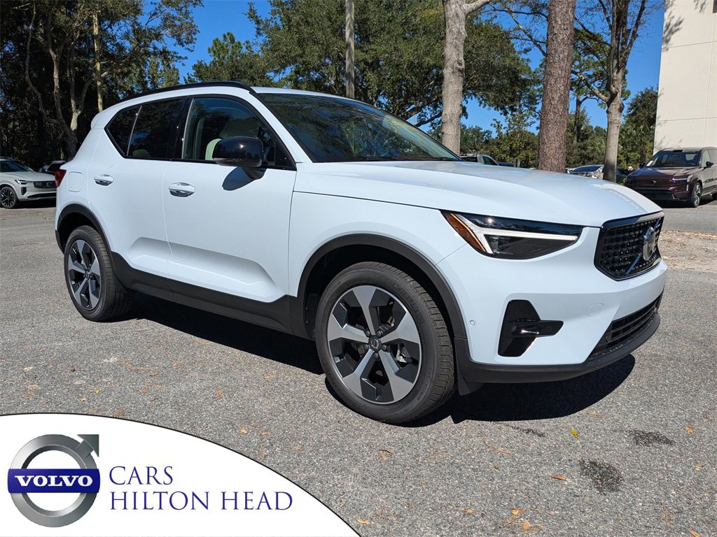 New 2026 Volvo XC40 B5 Plus w/ Protection Package Premier