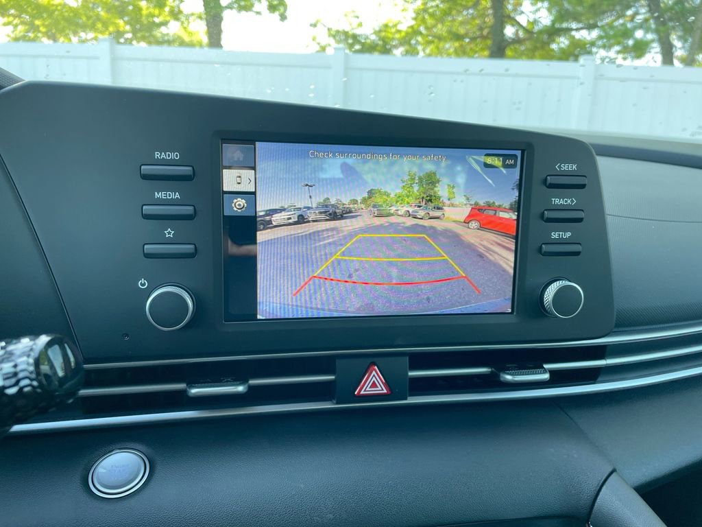 Used 2025 Hyundai Elantra Blue image 43