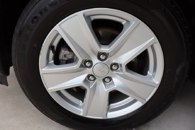 Used 2022 Jeep Compass Latitude FWD image 38