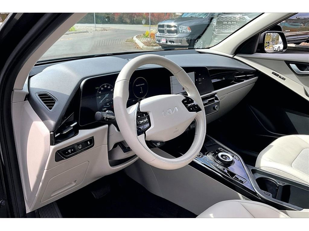 Used 2023 Kia Niro Wind w/ Wind Preserve Package FWD image 14