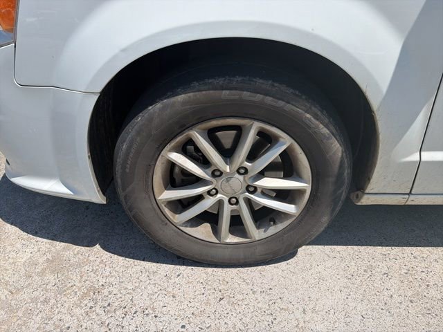 Used 2019 Dodge Grand Caravan SXT FWD image 4