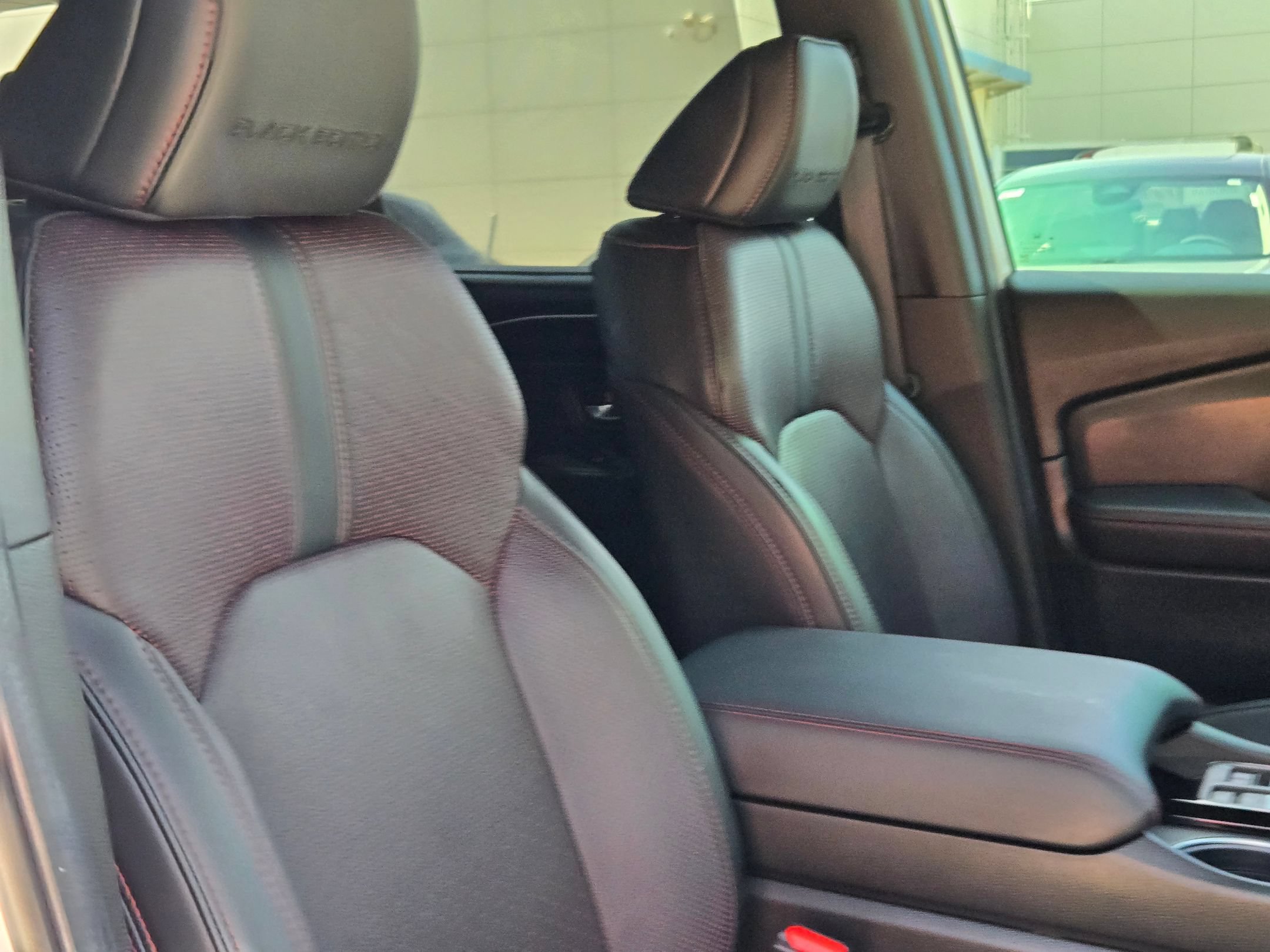 Used 2025 Honda Pilot Black Edition image 30