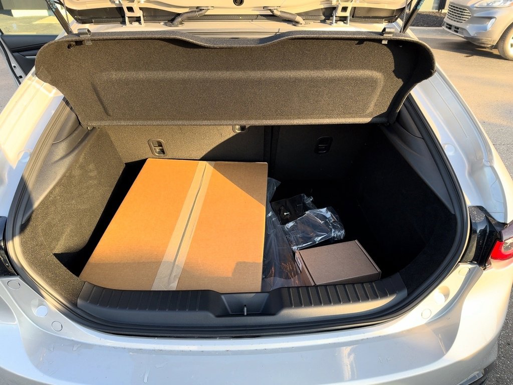 New 2026 MAZDA MAZDA3 Hatchback w/Premium Plus Pkg image 11