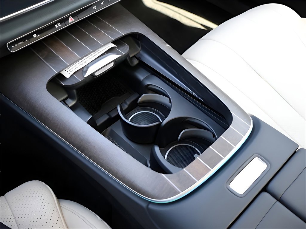 Used 2025 Mercedes-Benz E 350 4MATIC Sedan image 28