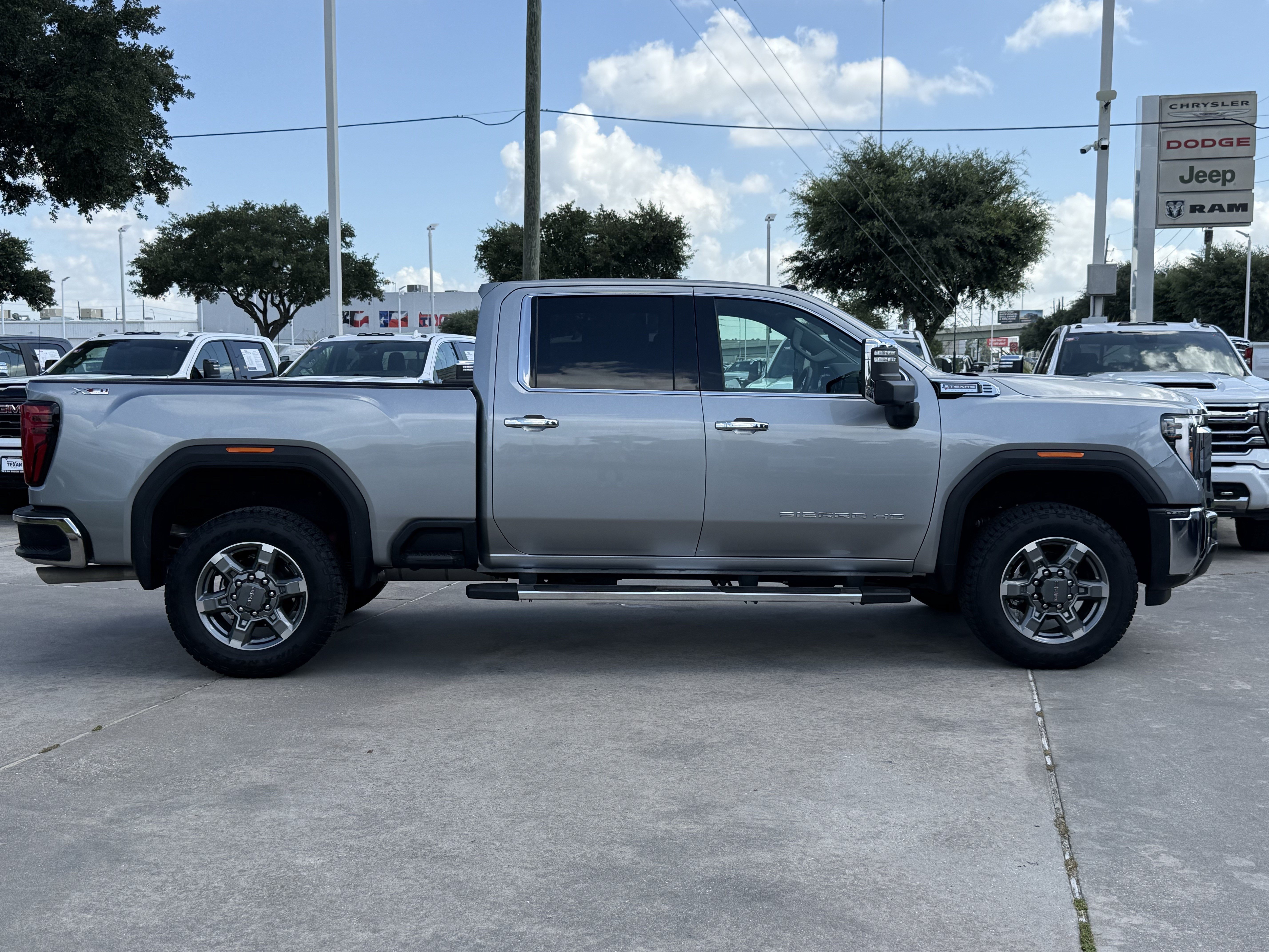 Used 2026 GMC Sierra 2500 SLT w/ Texas SLT Premium Package AWD/4WD image 3