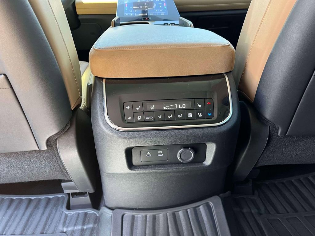 Used 2025 INFINITI QX80 Sensory AWD/4WD image 14