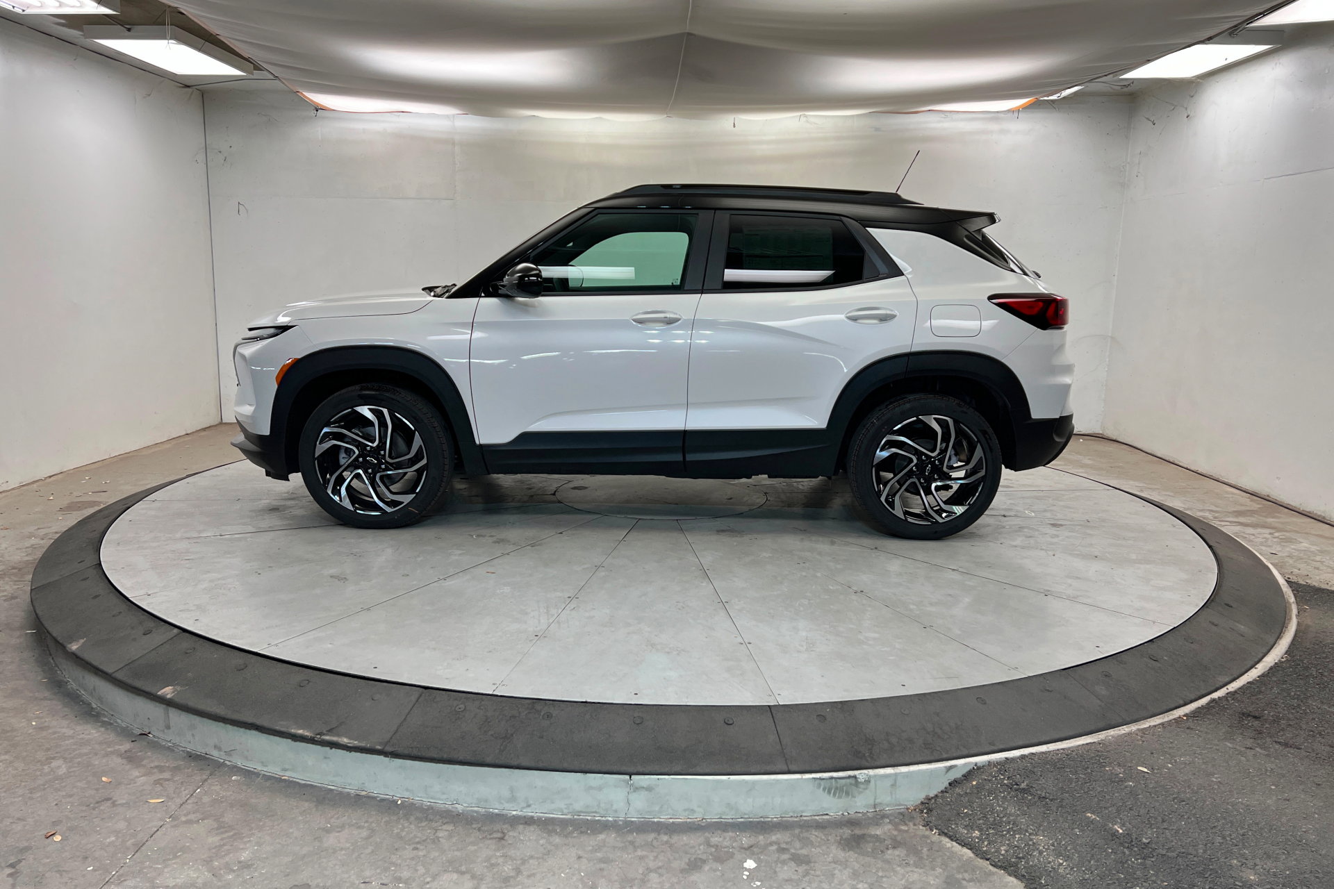 New 2026 Chevrolet TrailBlazer RS w/ Convenience Package image 2