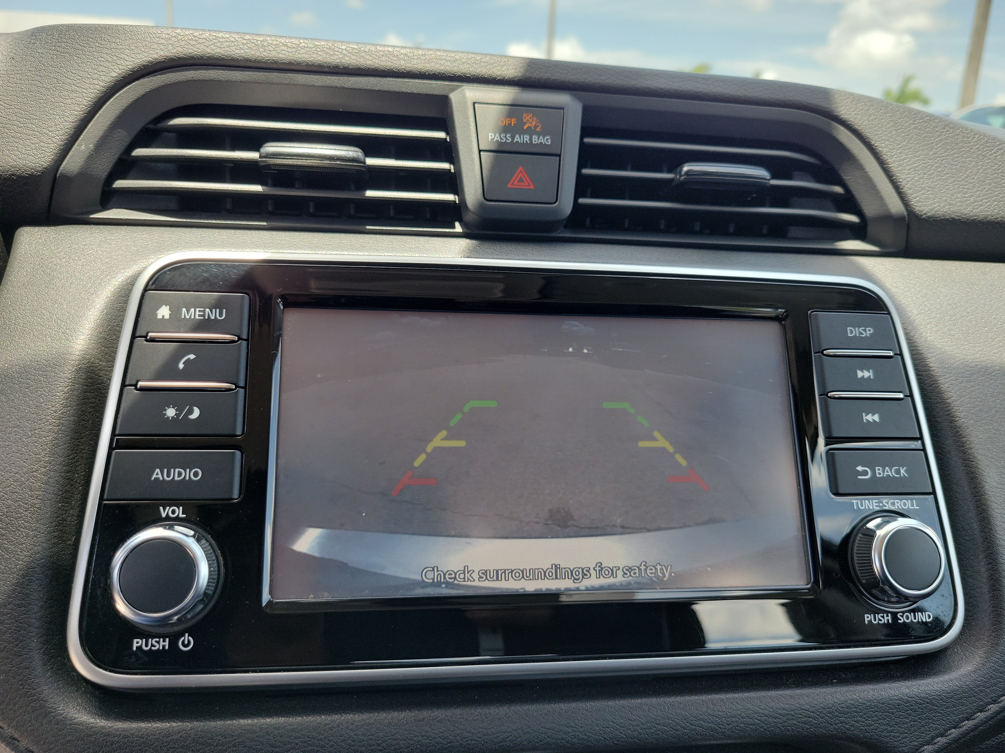 Used 2021 Nissan Versa S FWD image 9