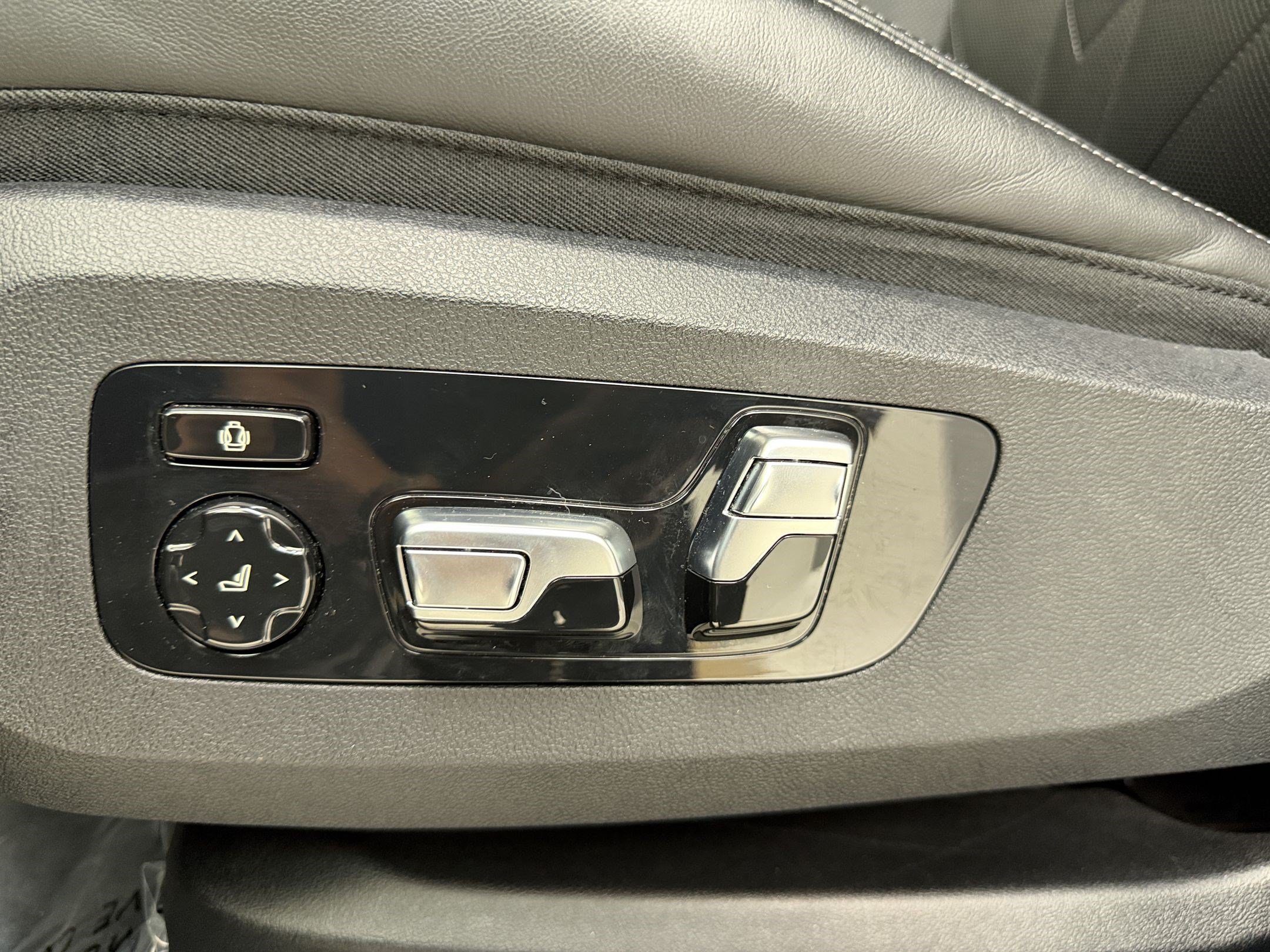 Certified 2023 BMW XM AWD/4WD image 15