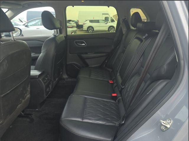 Used 2023 Nissan Rogue Platinum image 8