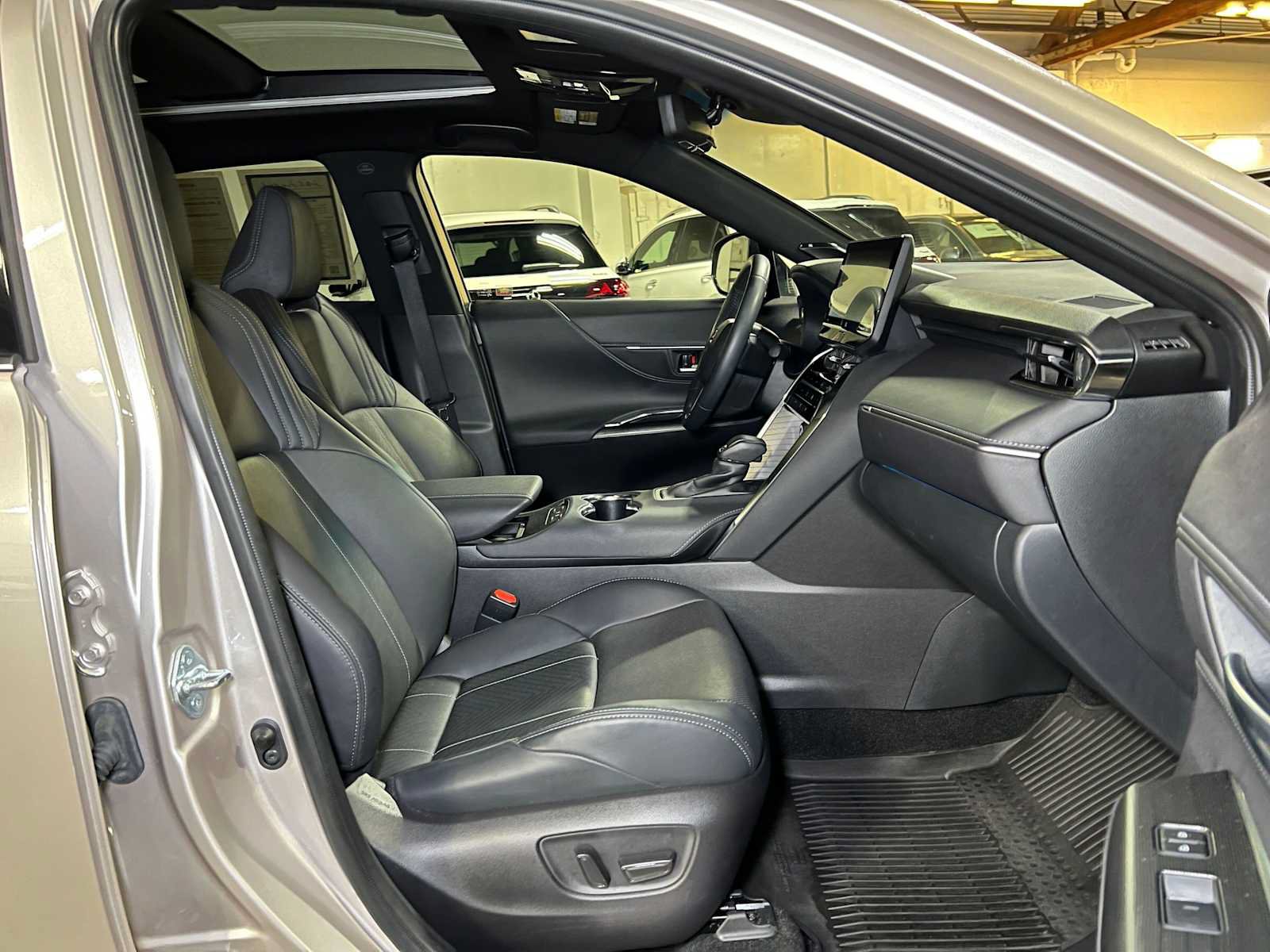 Used 2021 Toyota Venza Limited w/ Advanced Technology Package AWD/4WD image 12