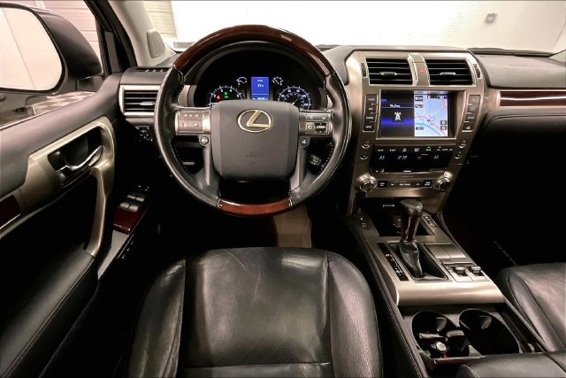 Used 2018 Lexus GX 460 Premium w/ Premium Package AWD/4WD image 6
