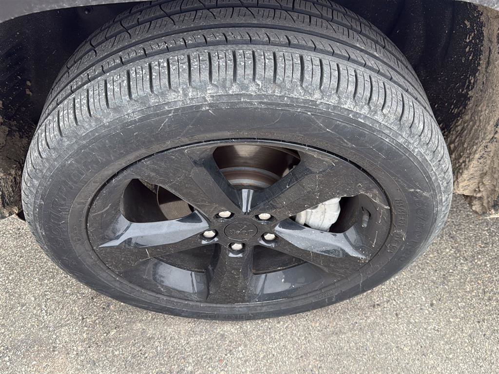 Used 2024 Jeep Grand Cherokee Limited w/ Black Appearance Package image 7