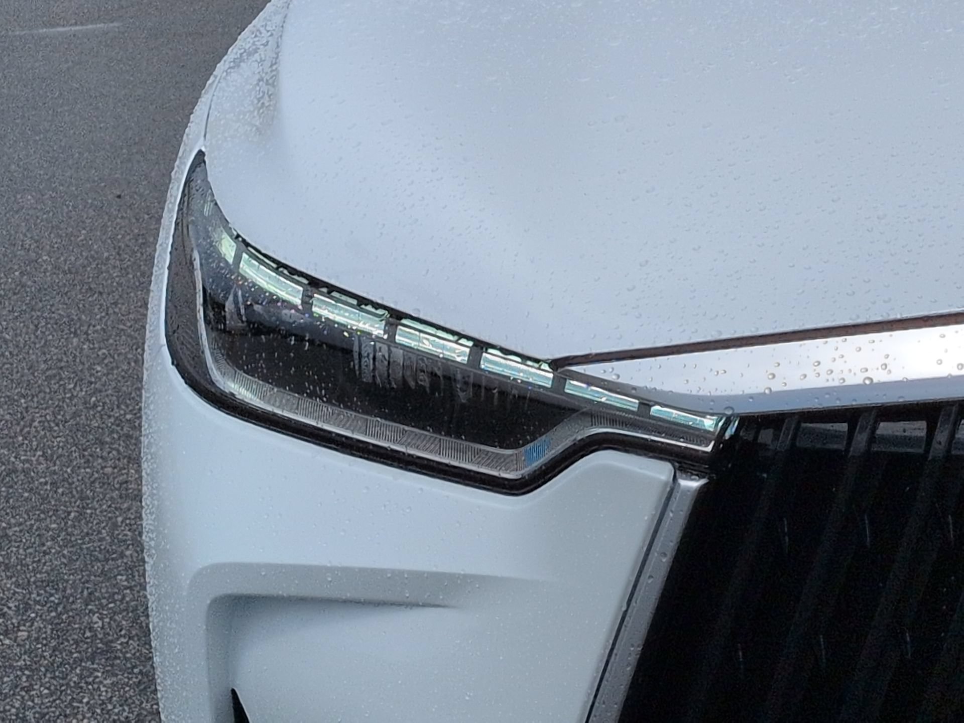 New 2027 INFINITI QX60 Luxe w/ Family Package FWD image 11