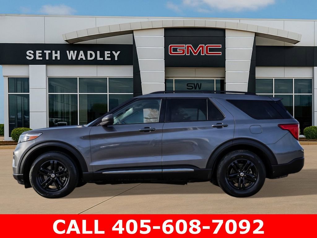 Used 2024 Ford Explorer XLT w/ Equipment Group 202A RWD image 4