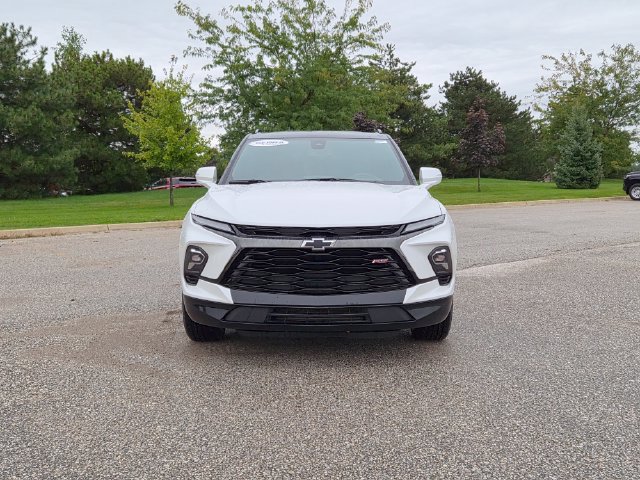 Used 2023 Chevrolet Blazer RS w/ Enhanced Convenience Package FWD image 2