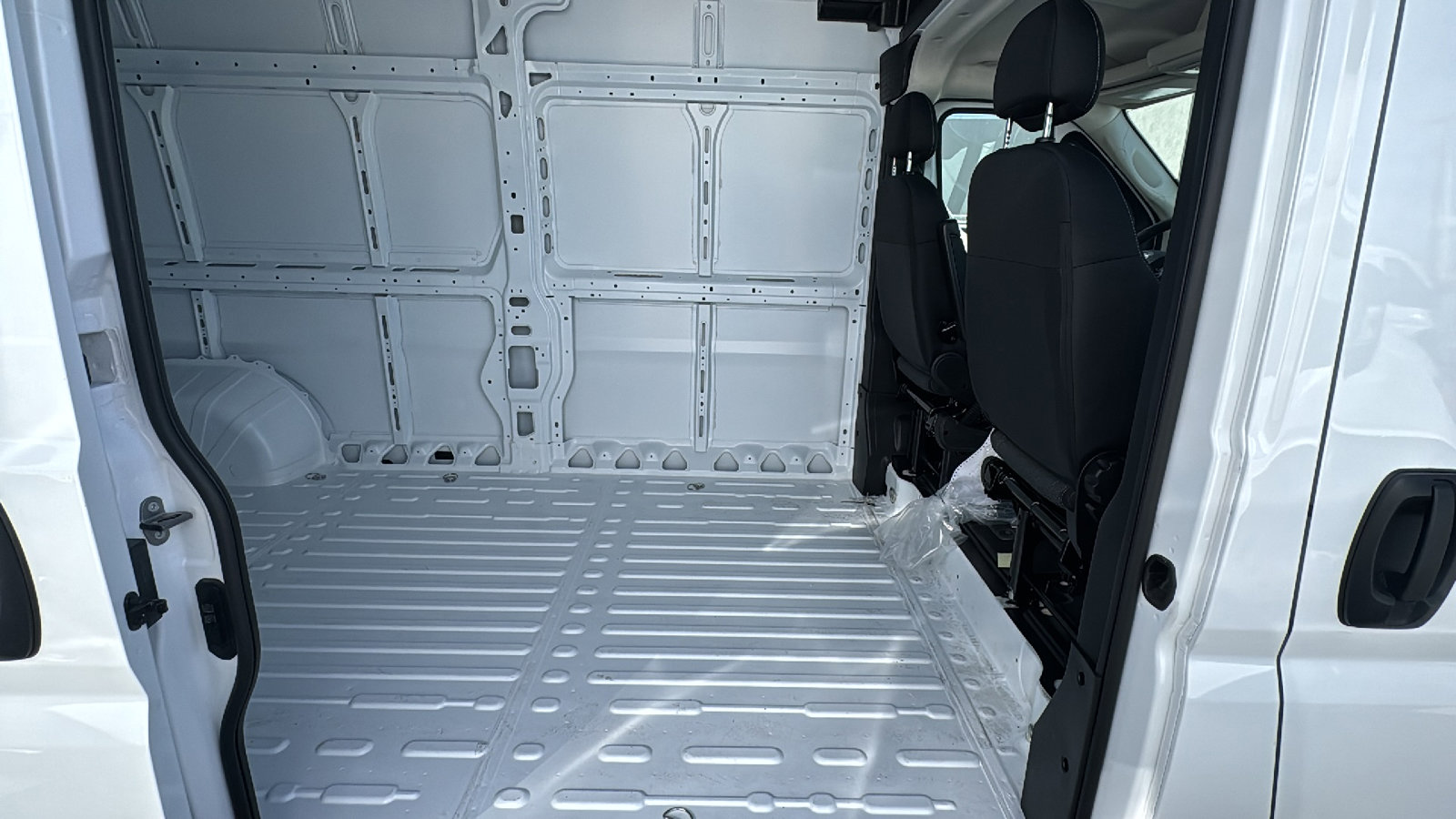 New 2026 RAM ProMaster 2500 w/ Storage Group image 13