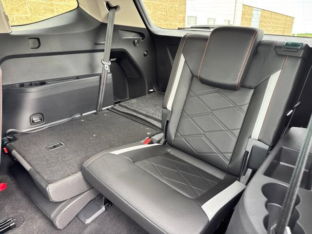 Used 2025 Volkswagen Atlas Peak Edition SE AWD/4WD image 15