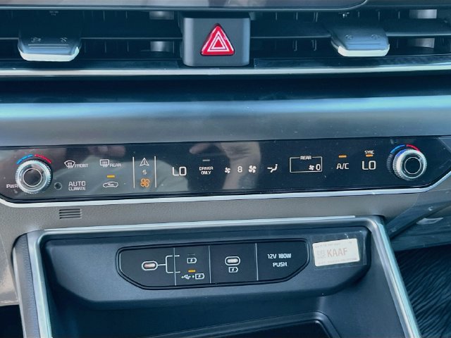 New 2027 Kia Carnival LXS FWD image 16