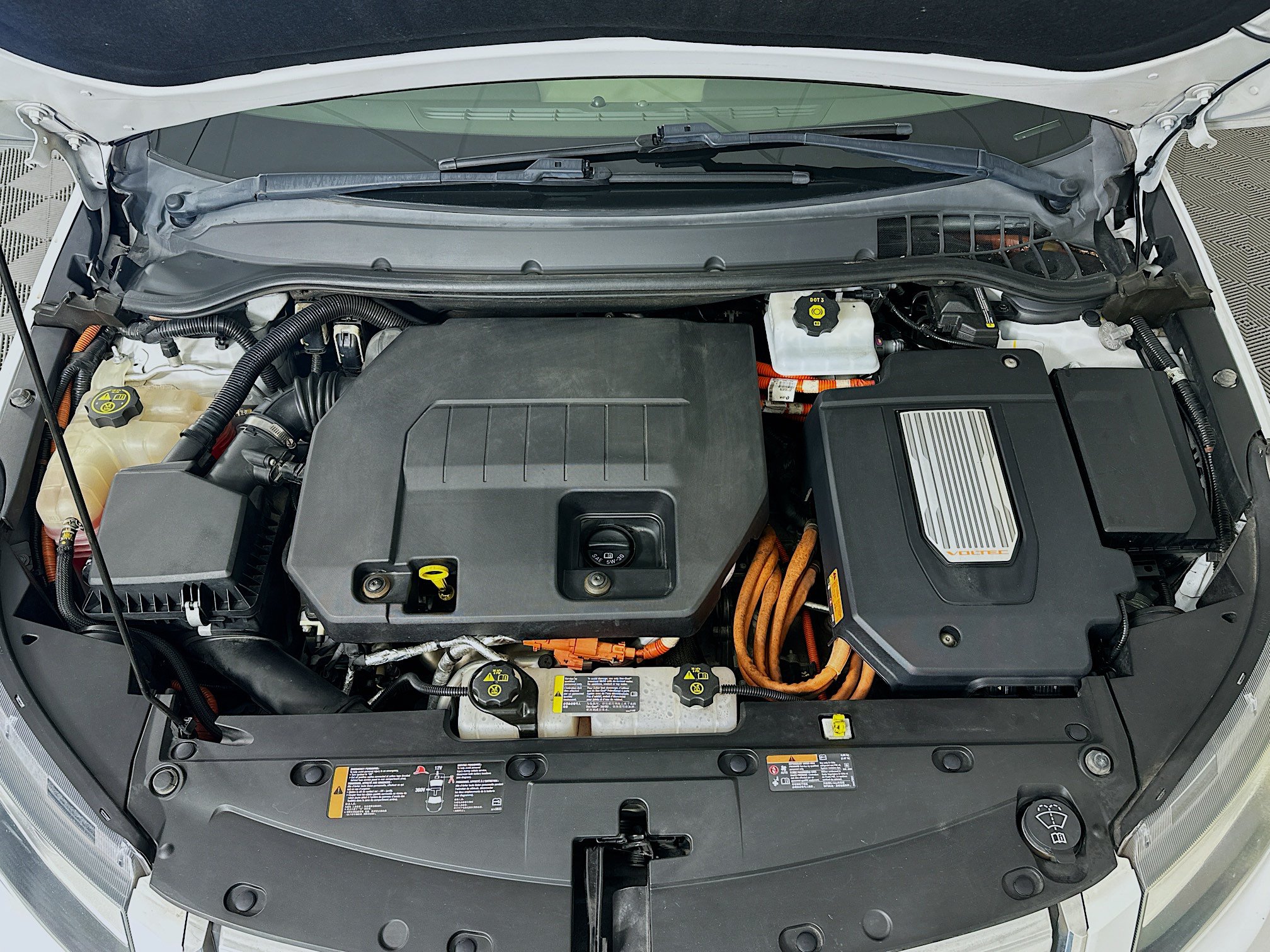 Used 2013 Chevrolet Volt Premium w/ Premium Trim Package FWD image 30