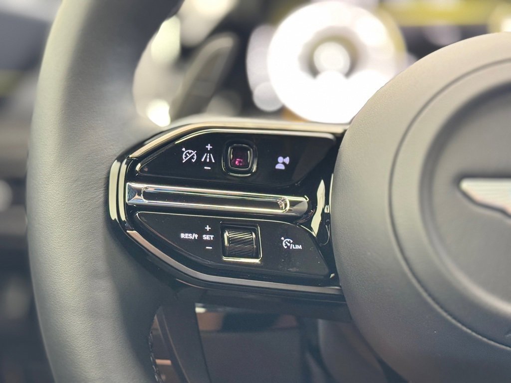 New 2025 Aston Martin V8 Vantage Coupe image 32