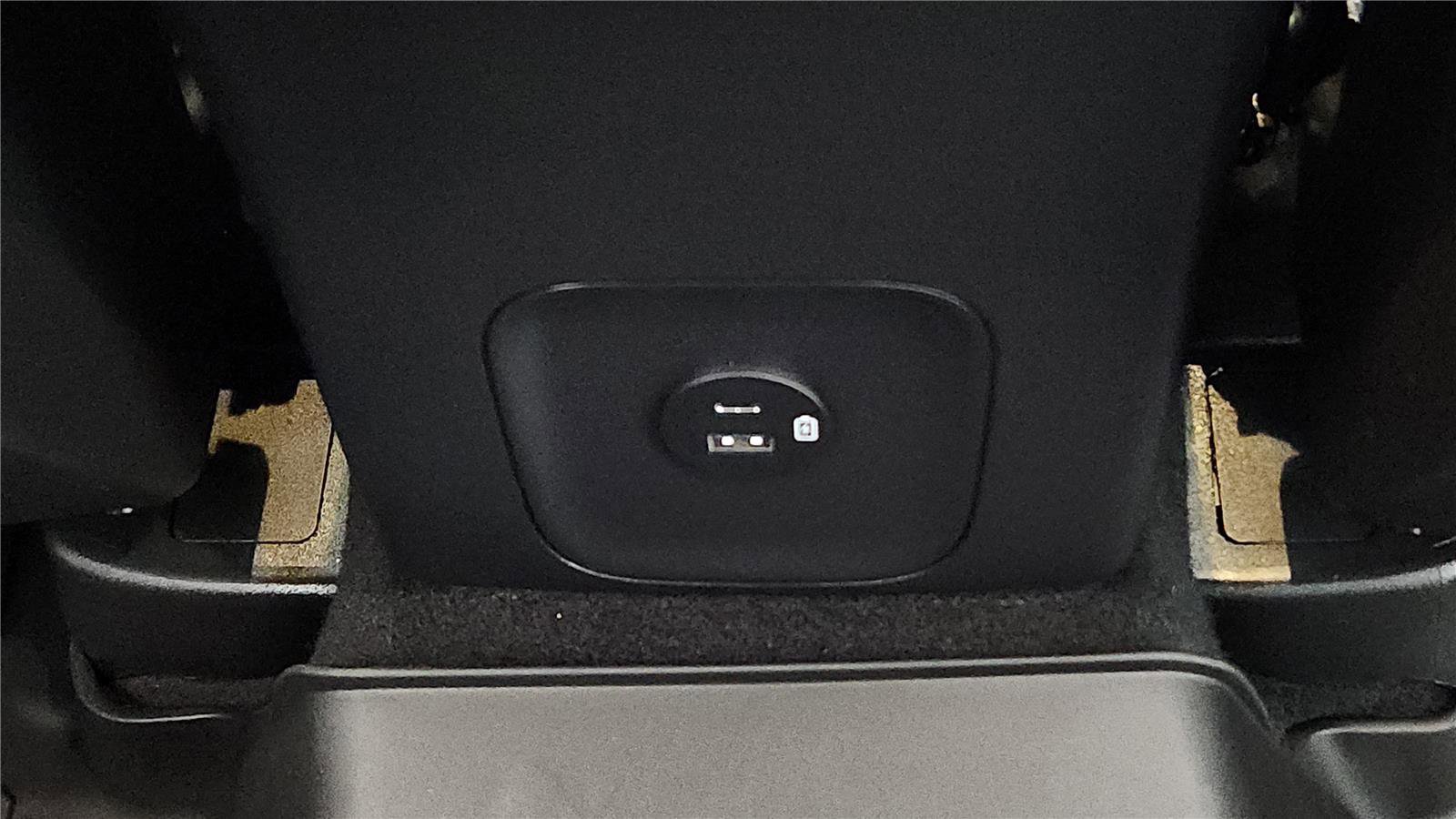 Used 2023 Ford Escape Platinum w/ Premium Technology Package image 28