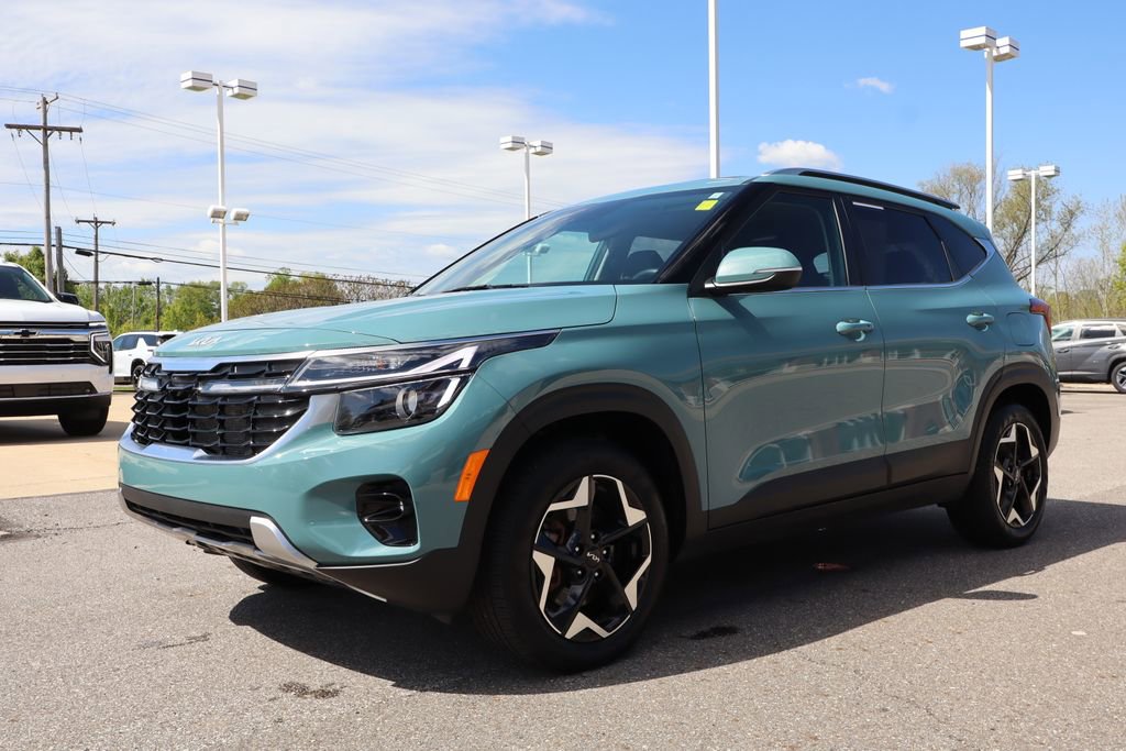 Used 2025 Kia Seltos EX w/ EX Sunroof Package AWD/4WD image 7