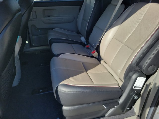 Used 2019 Kia Sedona EX FWD image 11