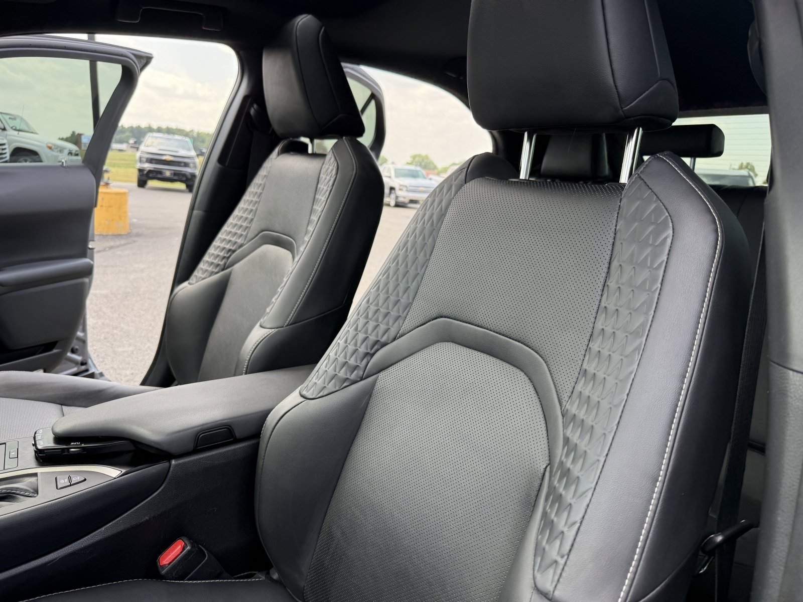 Used 2020 Lexus UX 250h UX 250h CVT image 16