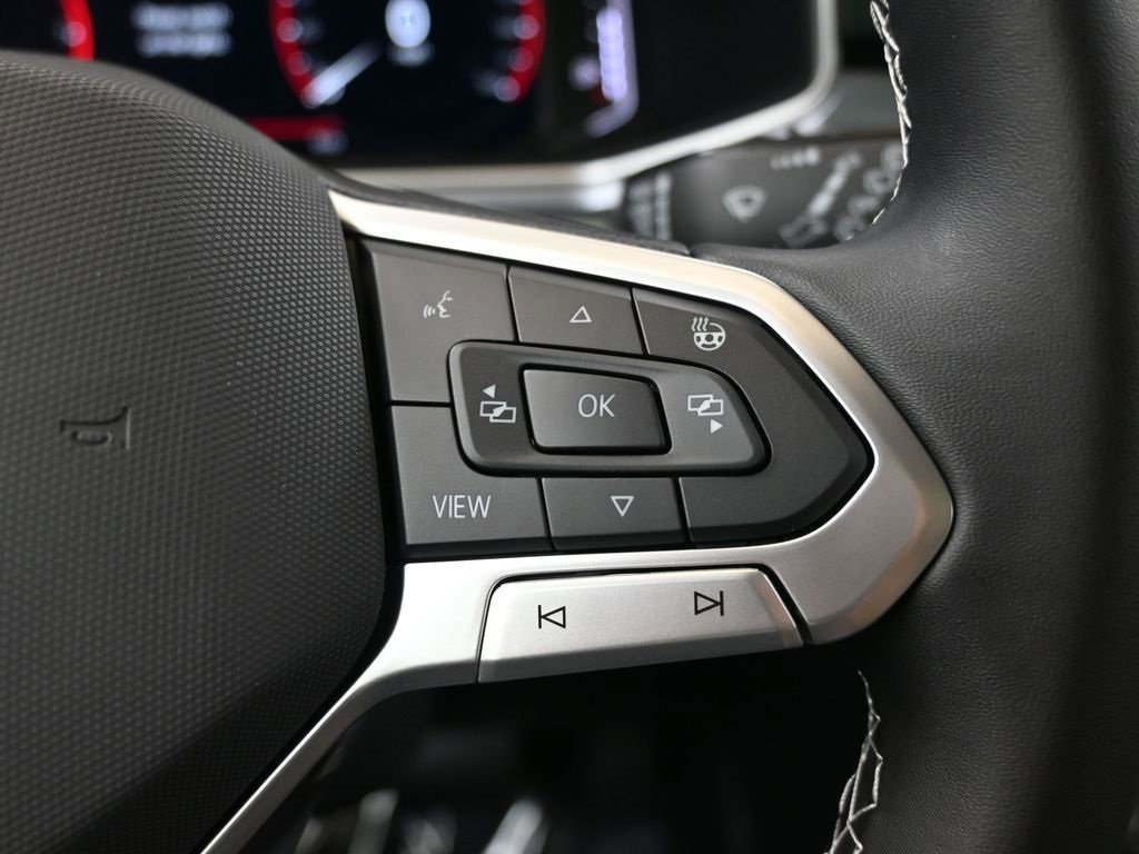 New 2025 Volkswagen Taos SEL image 27