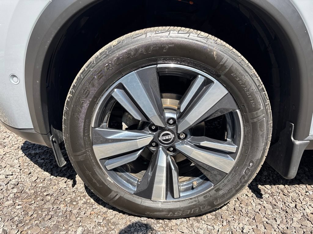 Certified 2023 Nissan Rogue Platinum w/ Platinum Premium Package AWD/4WD image 11